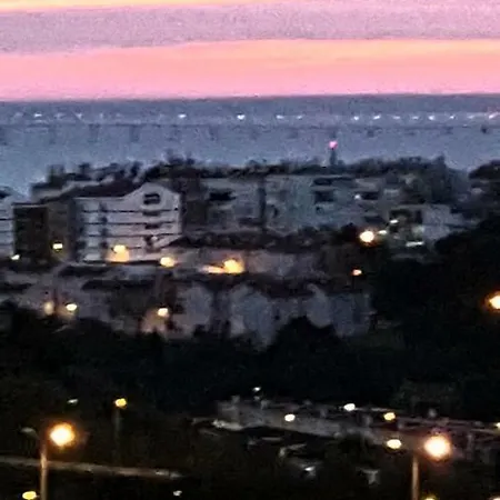 Authentic & Quiet Rio Tejo View Apartment Lisbon