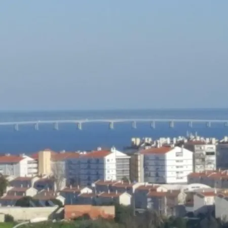 Apartment Authentic & Quiet Rio Tejo View Lisbon